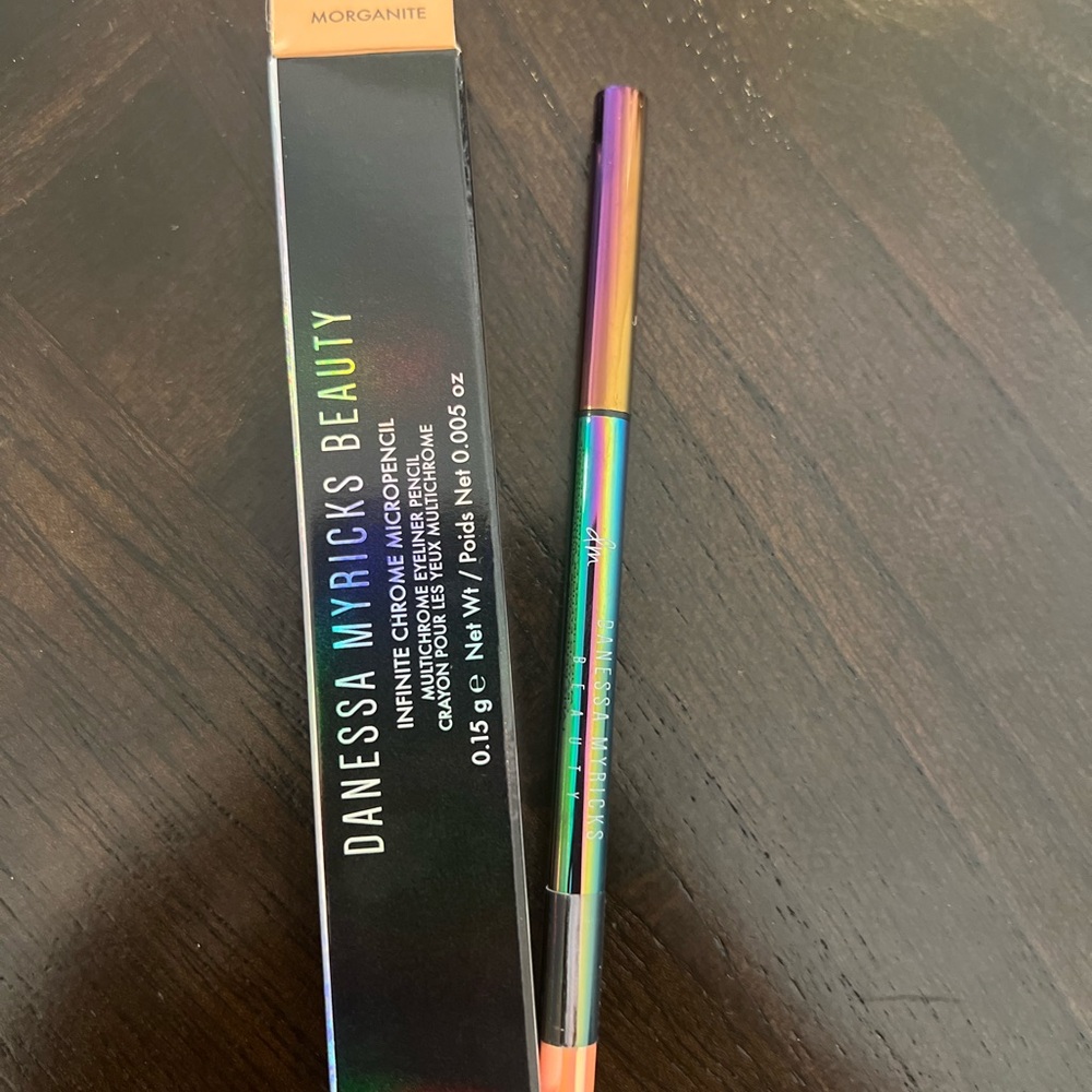 Danessa Myricks Beauty Infinite Chrome Eye Pencil - Morganite
